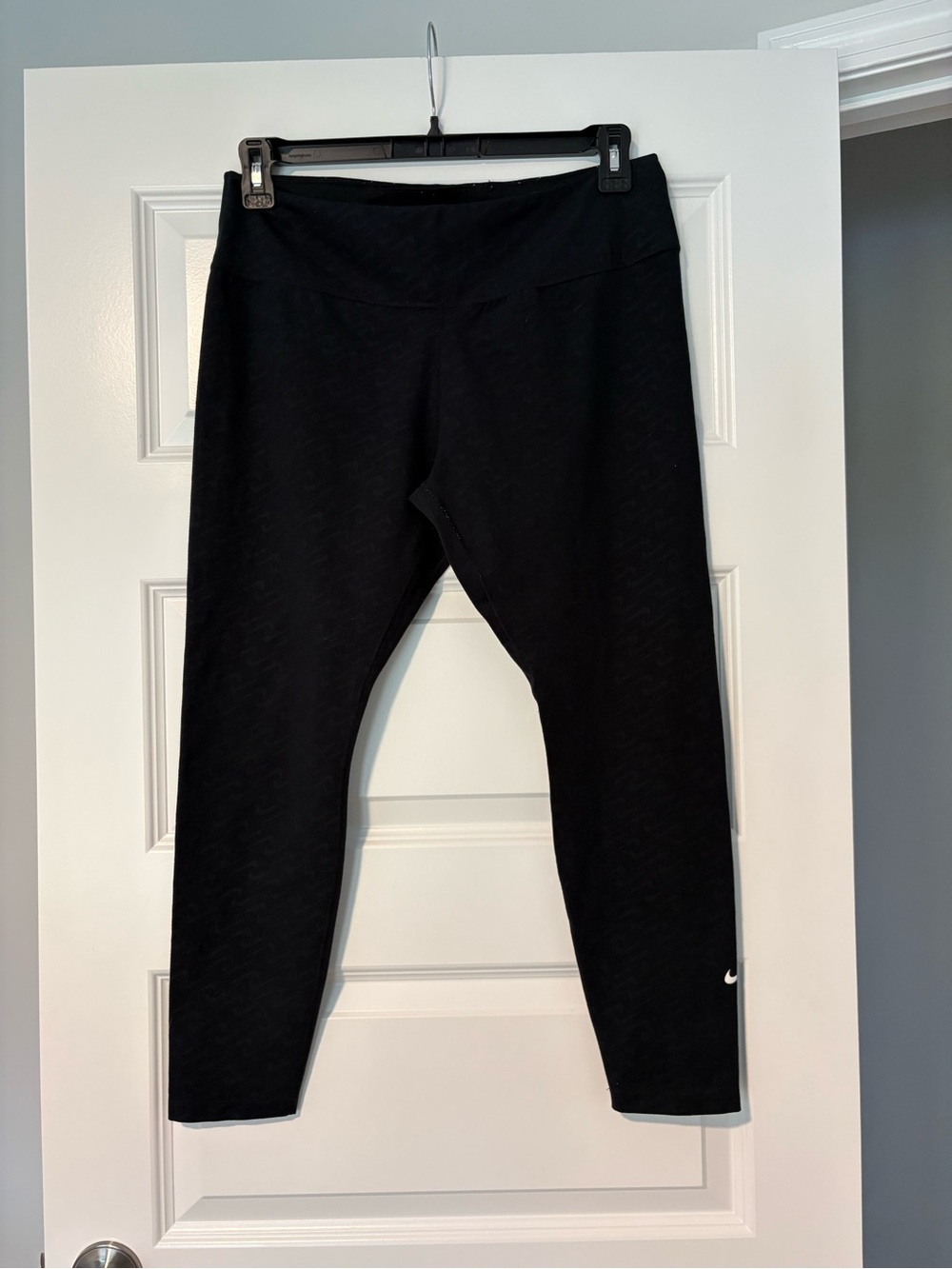 Nike Women’s Black Leggings Size XL Athleisure Yoga Gym Girl Workout Pilates